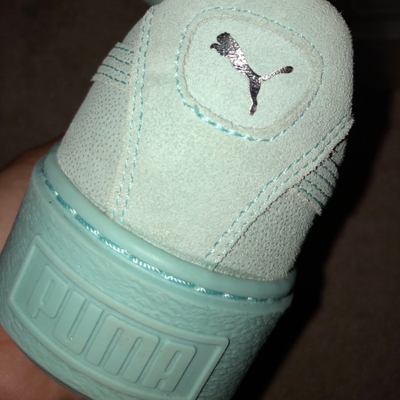 PUMA women’s suede Platforms - Picture 4 of 5